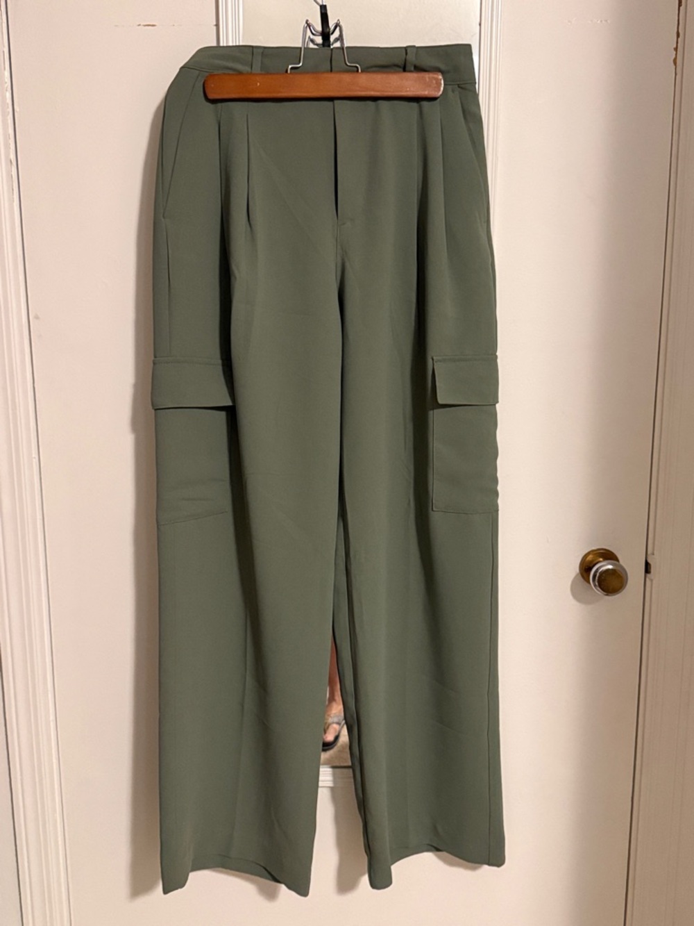 GAP Olive Green Wide-Leg Cargo Pants